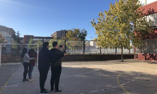 Students filmin ourdoors during the workshop